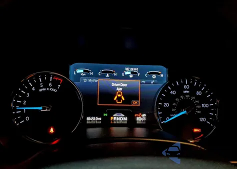 2020 Ford Expedition Max Platinum z USA, uszkodzony, nr VIN 1FMJK1MT7LEA65472